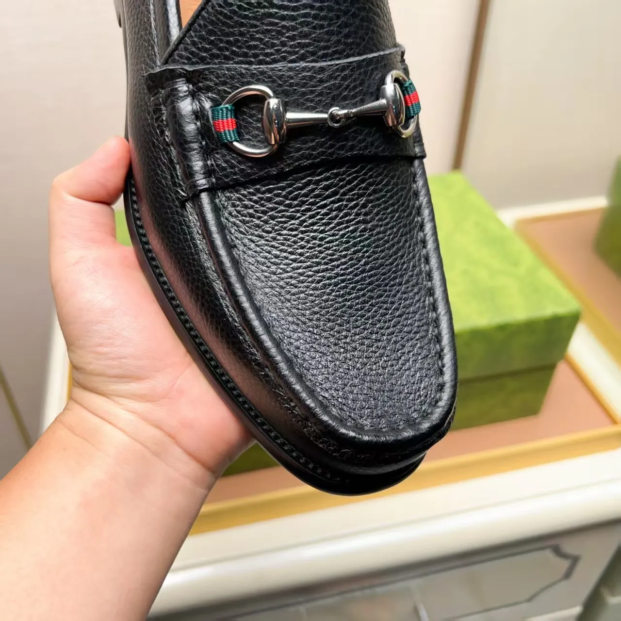Men's men's shoes 💰460 🆘【GUCCI】Gucci ·🐂里· Hot-selling pea shoes top brand luxury, top quality, the latest fashion pea shoes.. The upper is made of original first-layer cowhide. (Full first-layer water-dyed 🐂 leather·inner). The original stylish and stylish soft rubber wear-resistant and non-slip outsole is light and comfortable on the foot, available in 2 colors! Matching code: 38-44 (customized at 45.46.47)